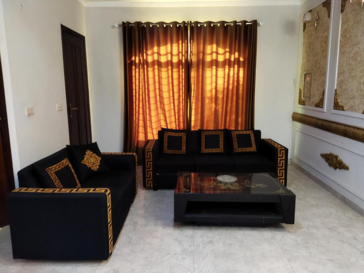 Furnished Private Ground Floor - Pasha House Lägenhet Lahore Exteriör bild