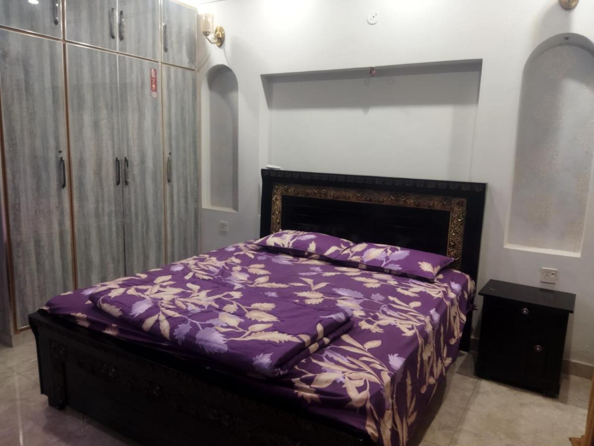 Furnished Private Ground Floor - Pasha House Lägenhet Lahore Exteriör bild