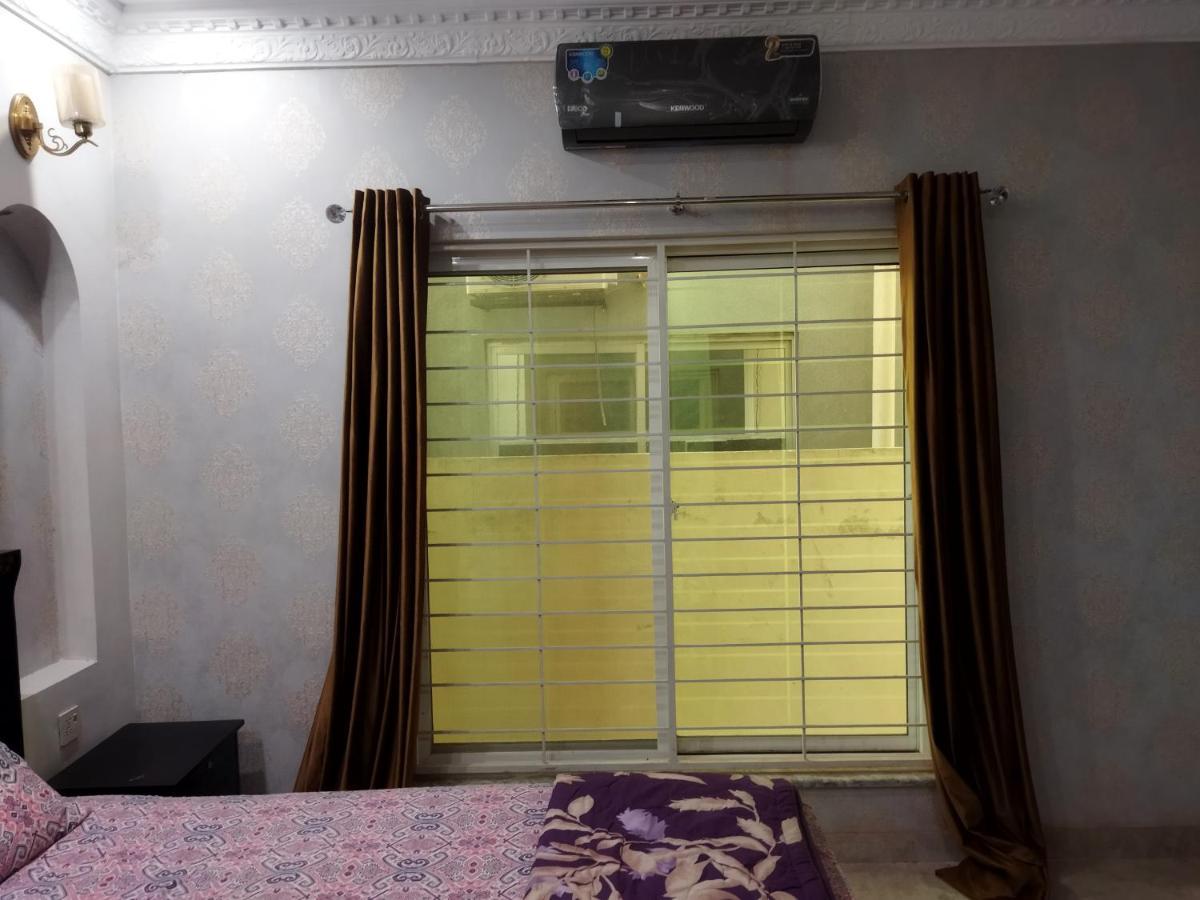 Furnished Private Ground Floor - Pasha House Lägenhet Lahore Exteriör bild